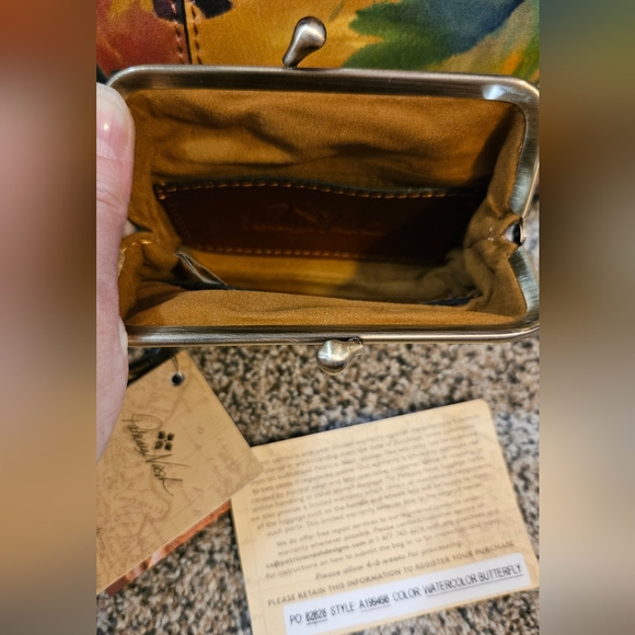 Patricia Nash - AUTOGRAPHED!!  Calvi Satchel EUC with Large Borse Coin Purse NWT - Picture 7 of 12